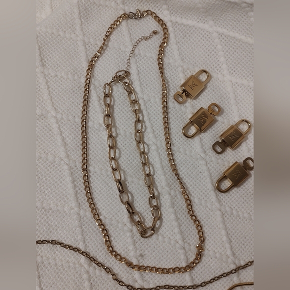 Louis Vuitton #300 Series Lock & Key Sets Vintage EUC Necklaces Brass Gold - Picture 5 of 16